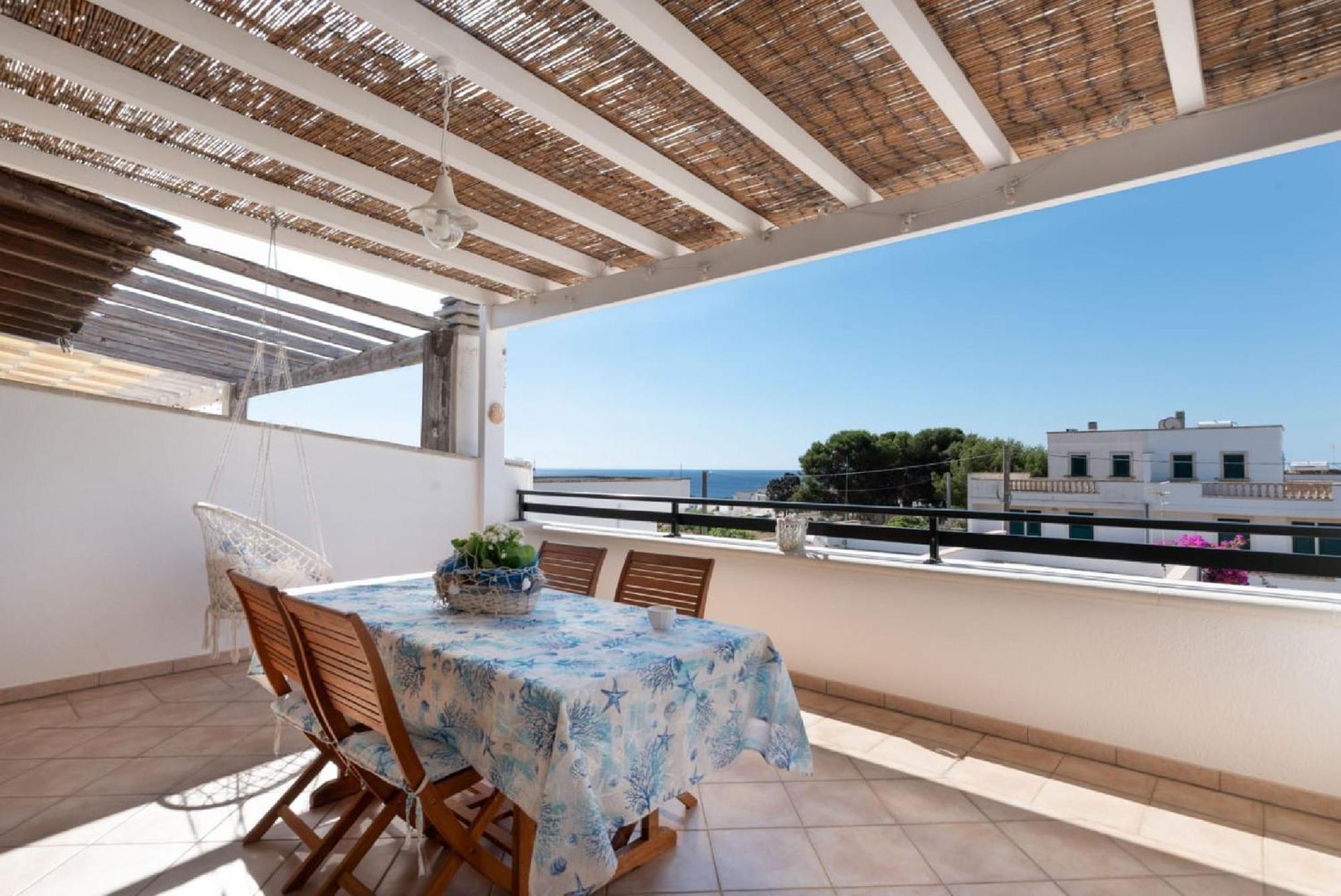 Casa Vacanze Orlando - Con Veranda Vista Mare A 200M Dal Mare Леука Экстерьер фото