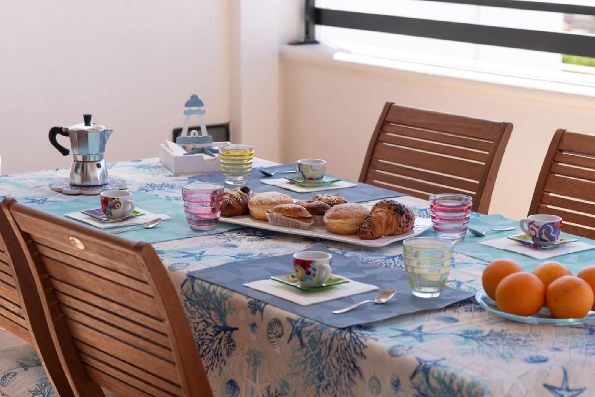 Casa Vacanze Orlando - Con Veranda Vista Mare A 200M Dal Mare Леука Экстерьер фото
